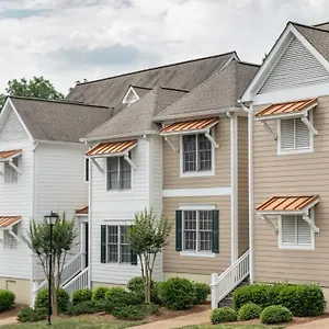  Aparthotel Townes At King's Creek, Busch Gardens Amusement Park & Water Country, Williamsburg, Va
